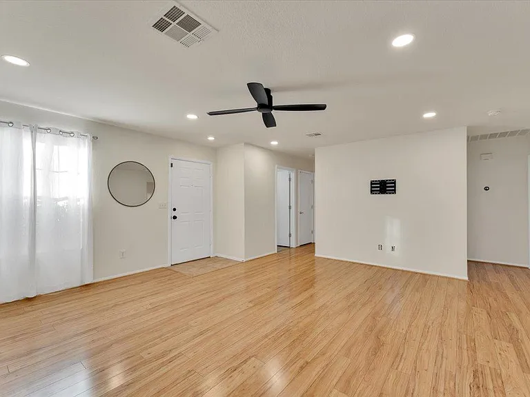 1072 Sky Rock Ct — Photo 4