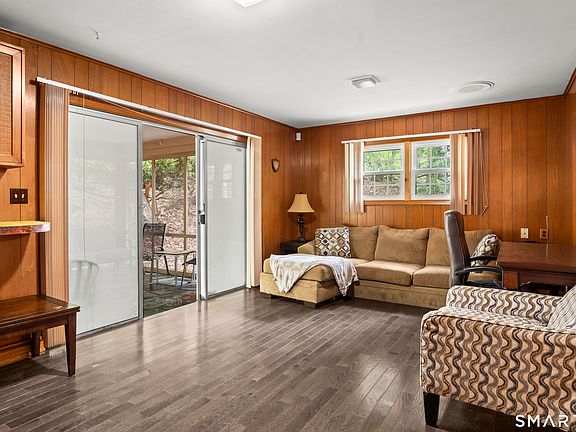 3rd image of 295 Stevenson Road