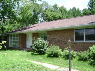 10584 Khoury League Rd, Marion, IL 62959