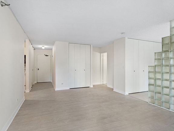 3rd image of 1212 N Lasalle St #508