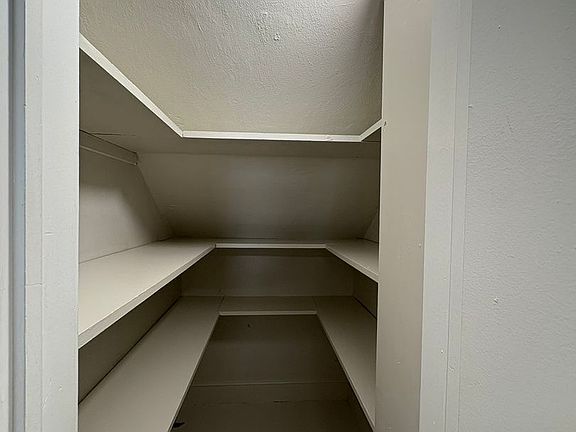 5th image of 1525 Memorial Ave SW #D