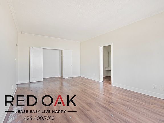 2nd image of 570 1/4 N Rossmore Ave #302