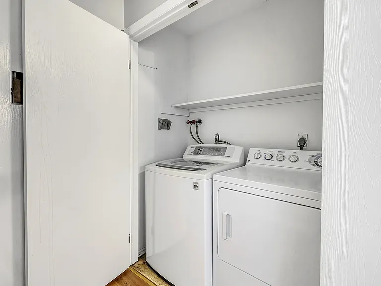 In-unit laundry