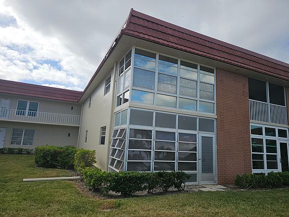 4th image of 33 Pine Arbor Ln APT 105