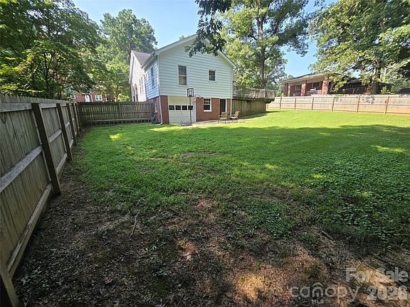 5th image of 1466 White Oak Ave
