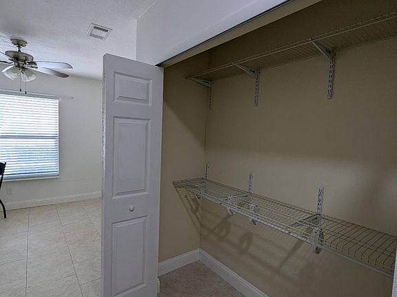 5th image of 1616 W Knollwood St