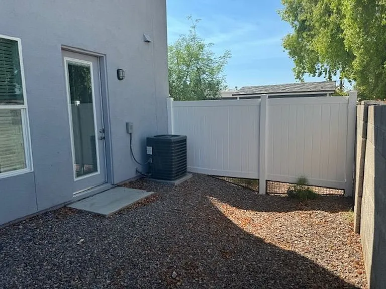 2950 N 29th Pl — Photo 16