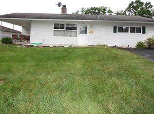11 Tapered Oak Ln, Levittown, PA