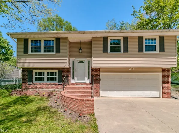 8550 Sharp Ln, Chesterland, OH 44026