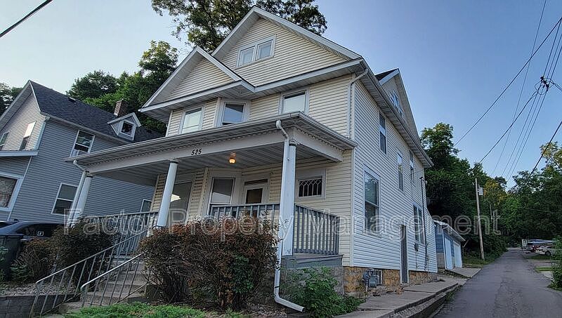 1st image of 525 E Hickory St