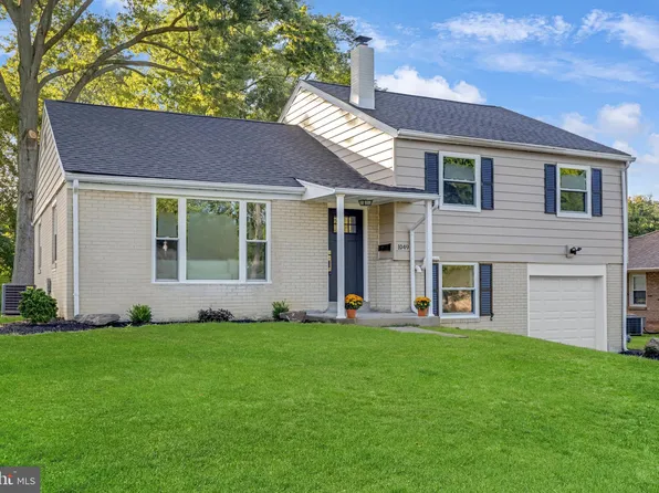 1049 Holly Tree Rd, Abington, PA 19001