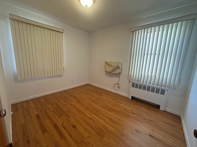 12 Smith St #1 — Photo 4