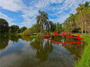 457 Edwards Dr, Sarasota, FL 34243