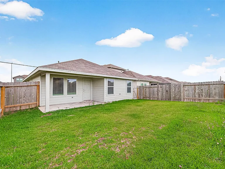 1710 Legacy Hills Dr — Photo 32