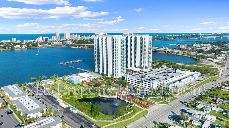 231 Riverside Dr #2501
