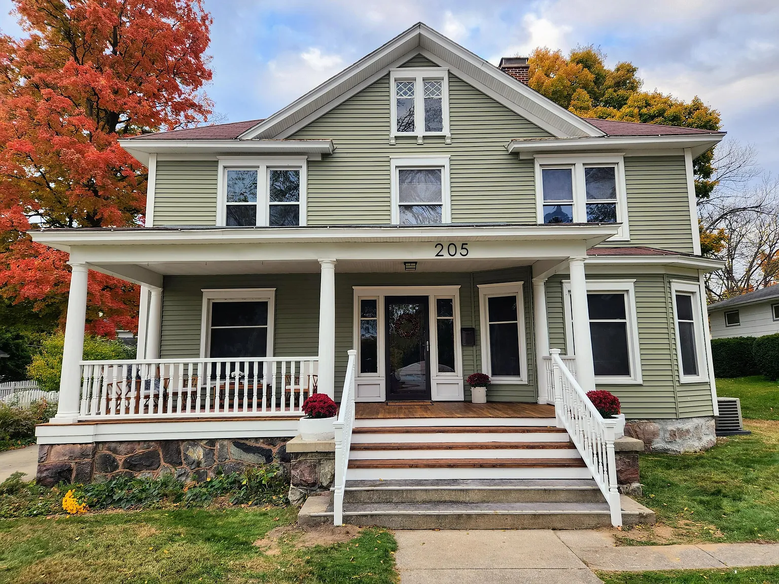 205 Maumee St photo 1