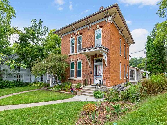 2nd image of 411 1st Ave NE
