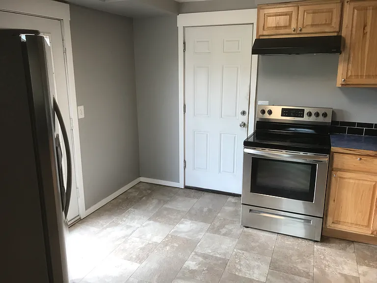 1124 Irvington Dr — Photo 7