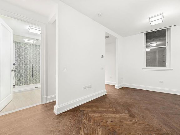 5th image of 344 W 72nd St APT 3