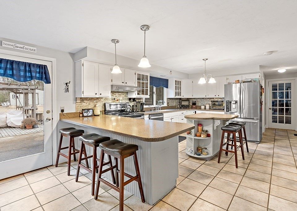 7 Howland Rd, Berkley, MA 02779 Zillow
