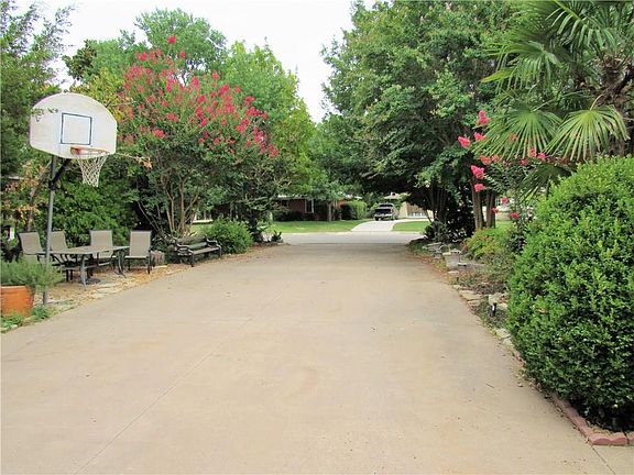 3rd image of 5604 Wheaton Dr