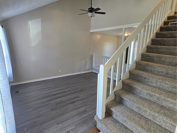 3rd image of 6484 Kelmscot Ct