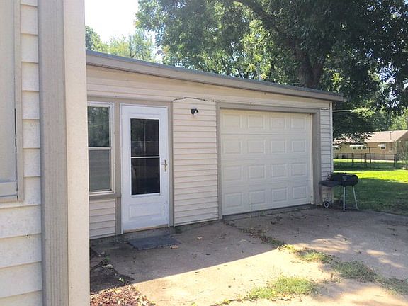 5th image of 708 N Woodland St