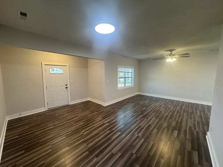 3715 Pulaski Pike NW — Photo 2
