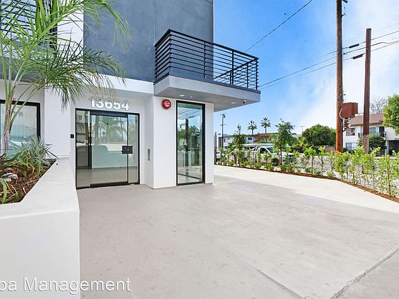 3rd image of 13654 Bassett St #302