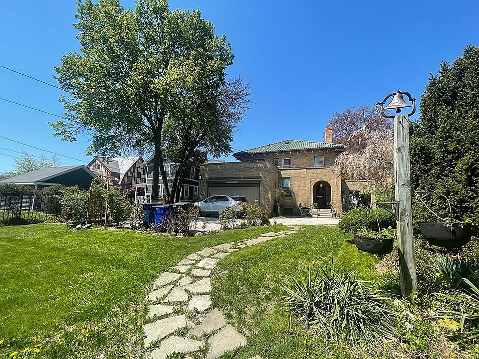 2nd image of 2030 Parkwood Ave