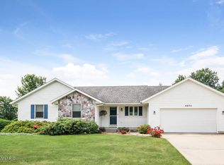 4974 Big Bass Dr, Hudsonville, MI 49426