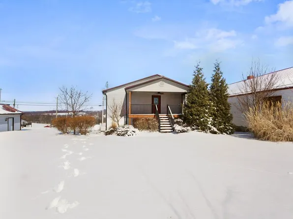 117 E Millersburg St, Lakeville, OH 44638