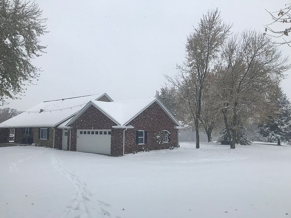 2nd image of 3502 Rosewood Ln