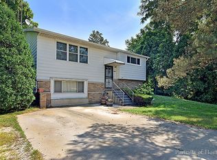 2206 Plainfield Rd, Crest Hill, IL 60403