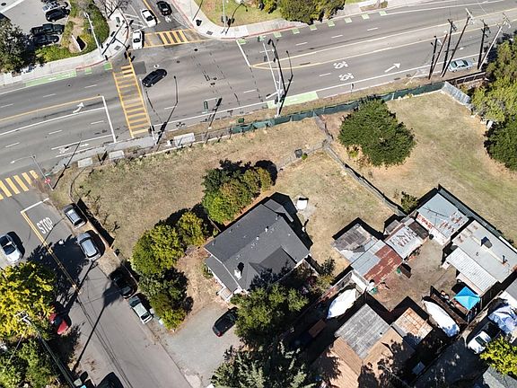 2nd image of 282 Vista Ave