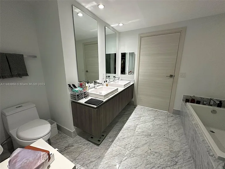 801 S Miami Ave #3810 — Photo 40