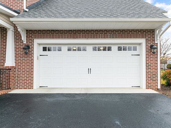 5th image of 805 Willard Dr