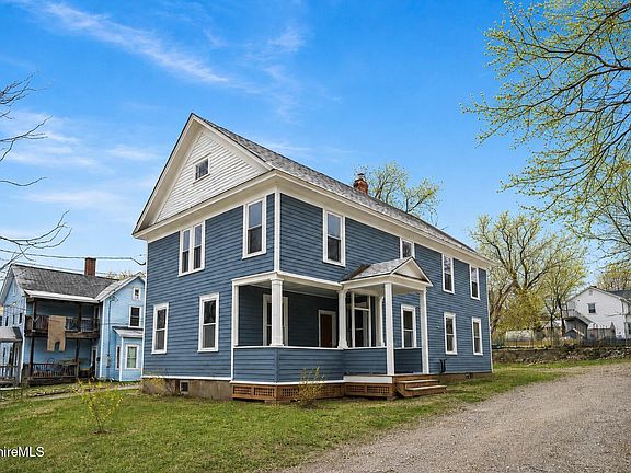 2nd image of 34 Daniels Ave
