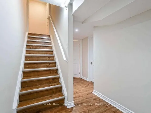 42 Crystalview Cres, Brampton, ON L6P 2R7