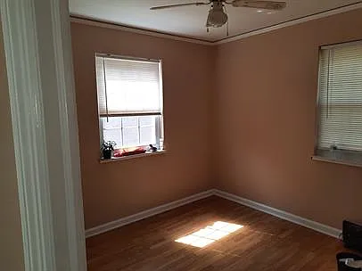 4601 Washington Ave SE #B — Photo 2