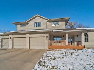 6008 W Winterberry Cir, Sioux Falls, SD 57106