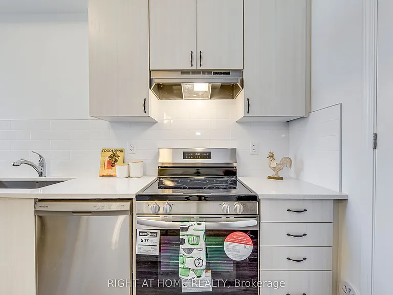1805 Thames Cir — Photo 10