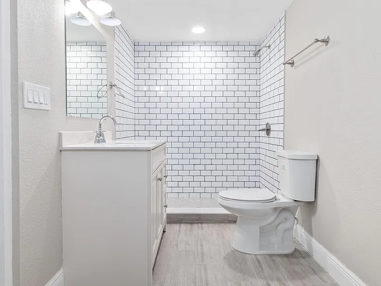 408 W Virginia Ave — Photo 23
