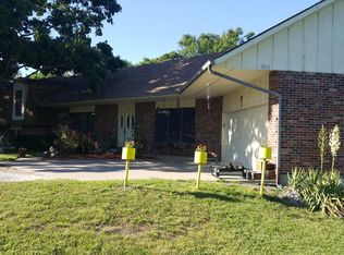 8216 N Dallas Dr, Hallsville, MO 65255