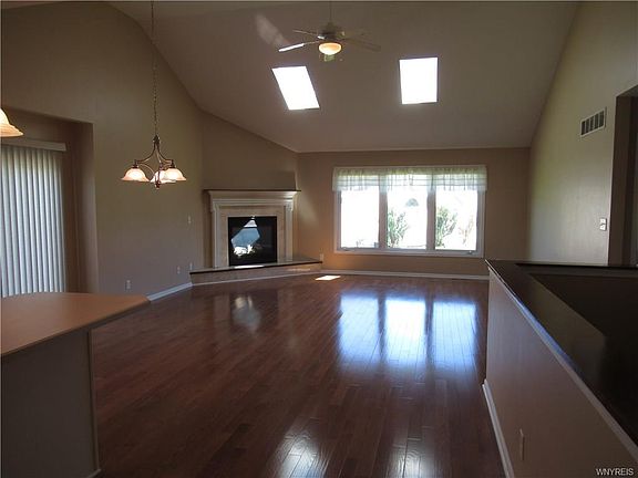 4th image of 263 White Oak Ter