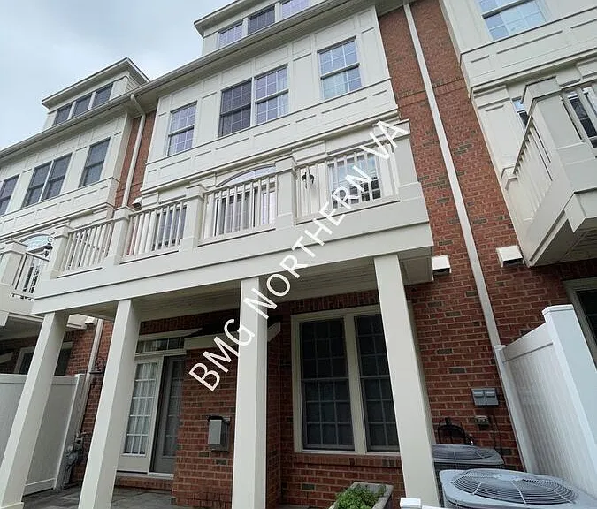 10679 Yorktown Ct — Photo 7