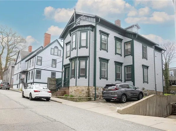 85 Mill St APT 1, Newport, RI 02840