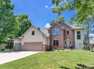1521 Maple Hills Dr, Green Bay, WI 54313