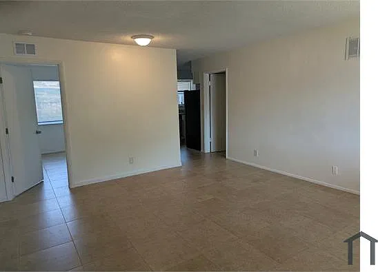 4 bed, $3,400 — Photo 2