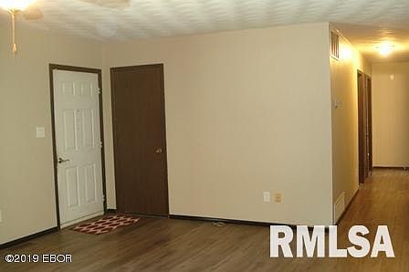 4th image of 511 Lexington St